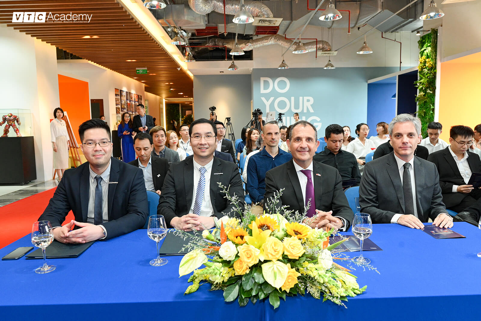 Review VTC Academy: VTC Academy ký kết thỏa thuận hợp tác giáo dục cùng Viện Thiết kế quốc tế RUBIKA (Pháp) 21 ky ket rubika 10