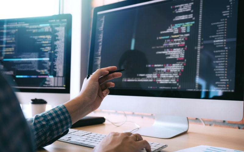 Lập trình Full-stack tích hợp AI 1 Lập trình viên fullstack