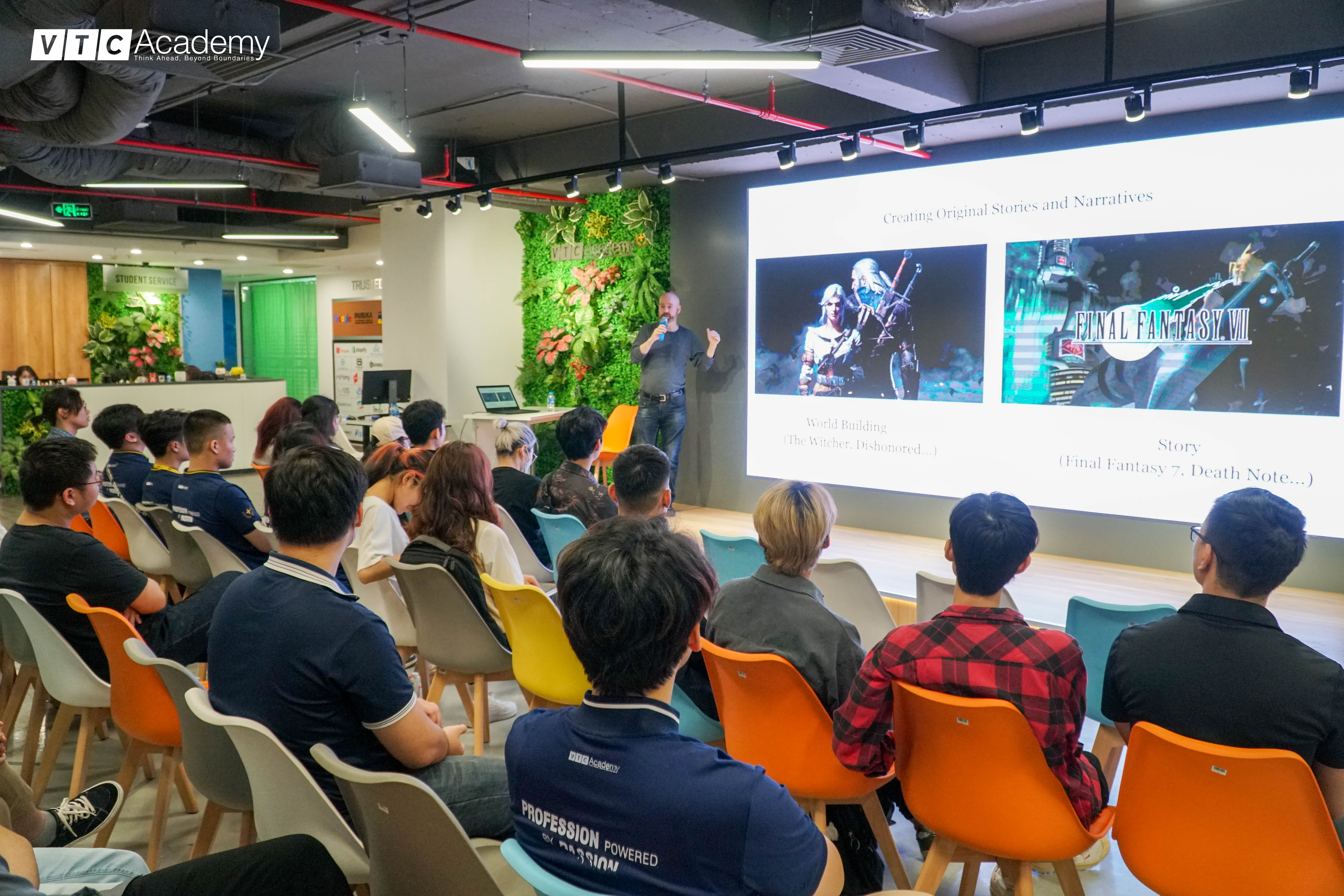 VTC Academy Hanoi students experience a day of learning with RUBIKA expert: Guy-Roger Duvert 2 Ban sao cua DSC03067