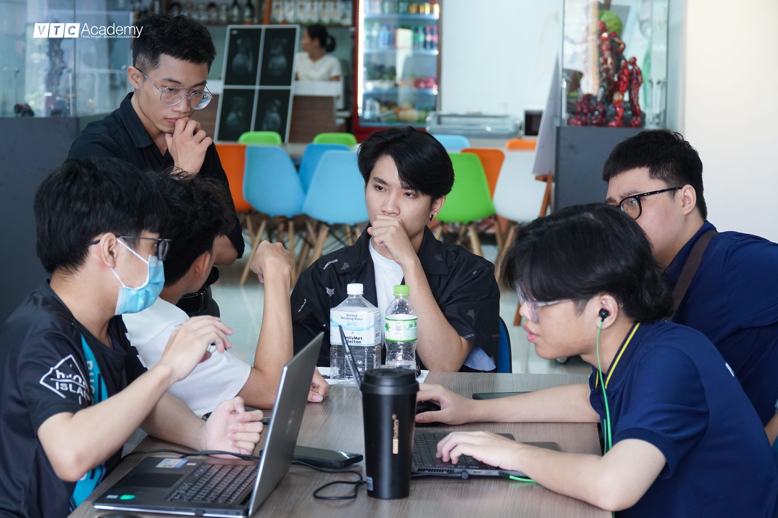 “Nâng trình” xây dựng cốt truyện cùng đạo diễn nổi tiếng Guy-Roger Duvert 3 Lop hoc MASTERCLASS scaled