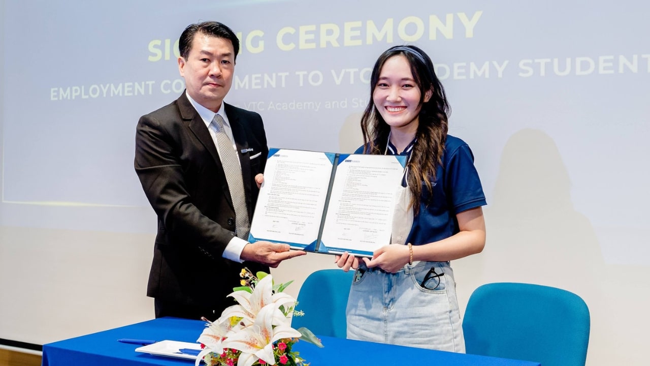 Điều gì làm nên khác biệt khi học tập tại VTC Academy? 11 hoc-vien-vtc-academy-ky-cam-ket-ho-tro-viec-lam