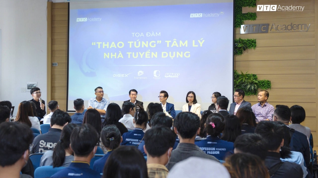 Điều gì làm nên khác biệt khi học tập tại VTC Academy? 9 ngay-hoi-tuyen-dung