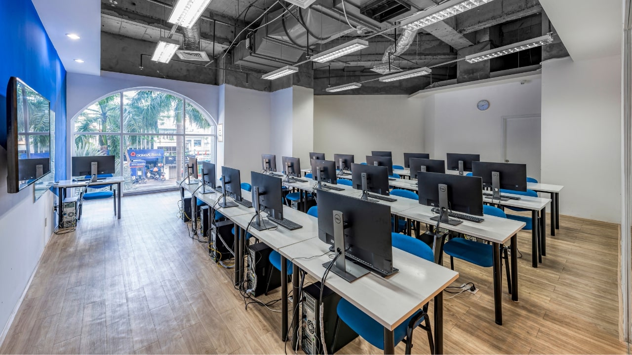 Điều gì làm nên khác biệt khi học tập tại VTC Academy? 3 phong-lab-tai-vtc-academy