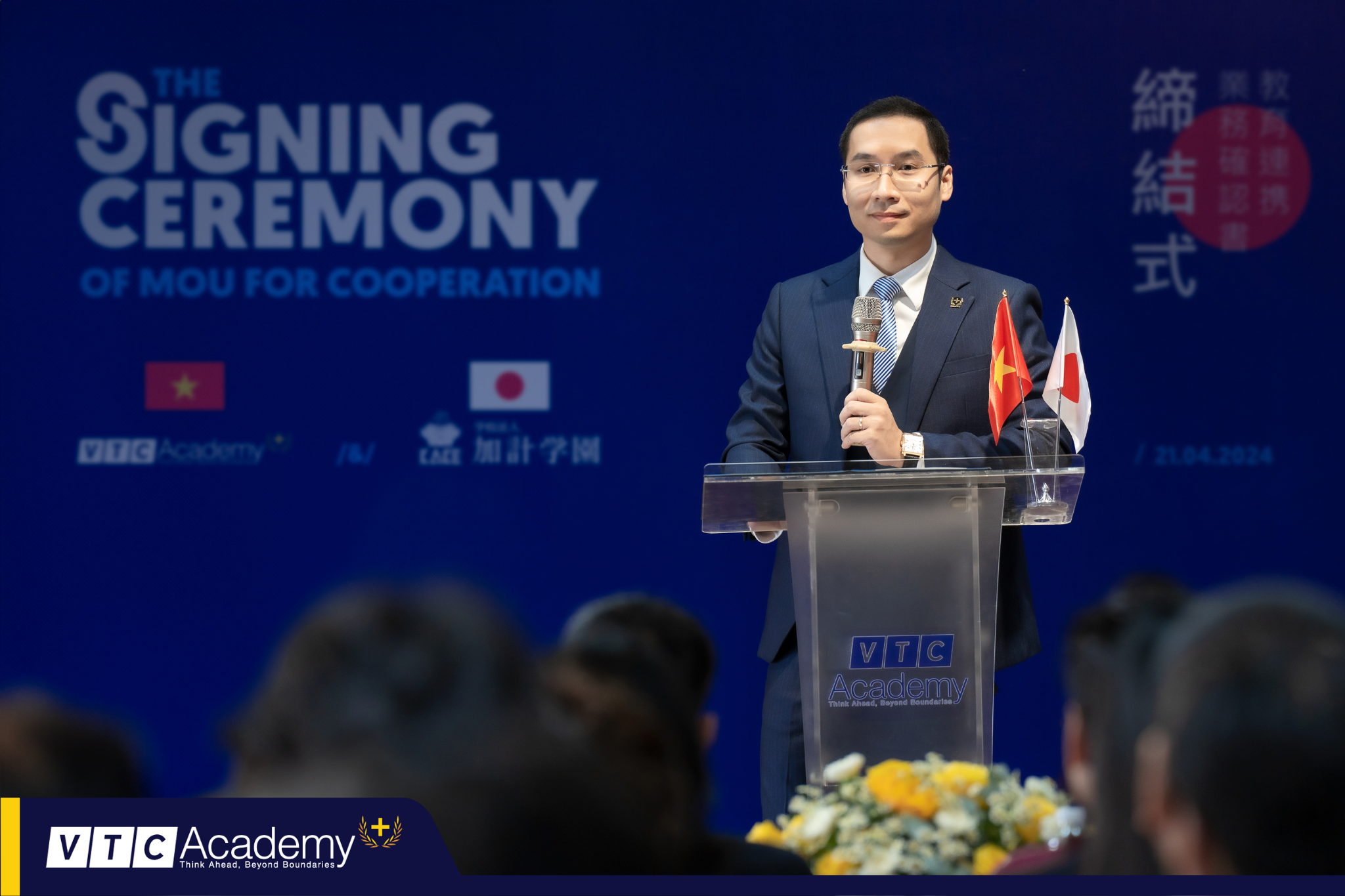 Thiet ke chua co ten 4