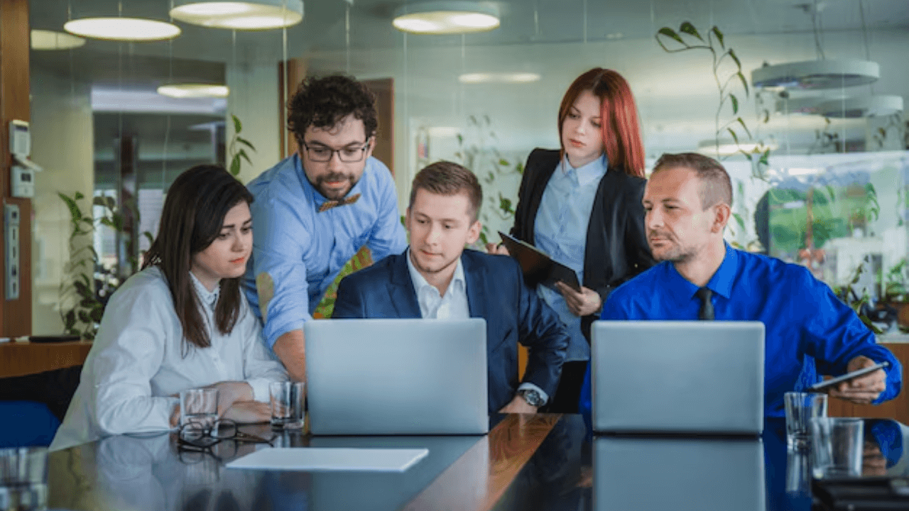 CTO là chức vụ gì? Lộ trình trở thành CTO với xuất phát điểm từ Fresher 9 Hiểu biết sâu sắc về hoạt động của doanh nghiệp