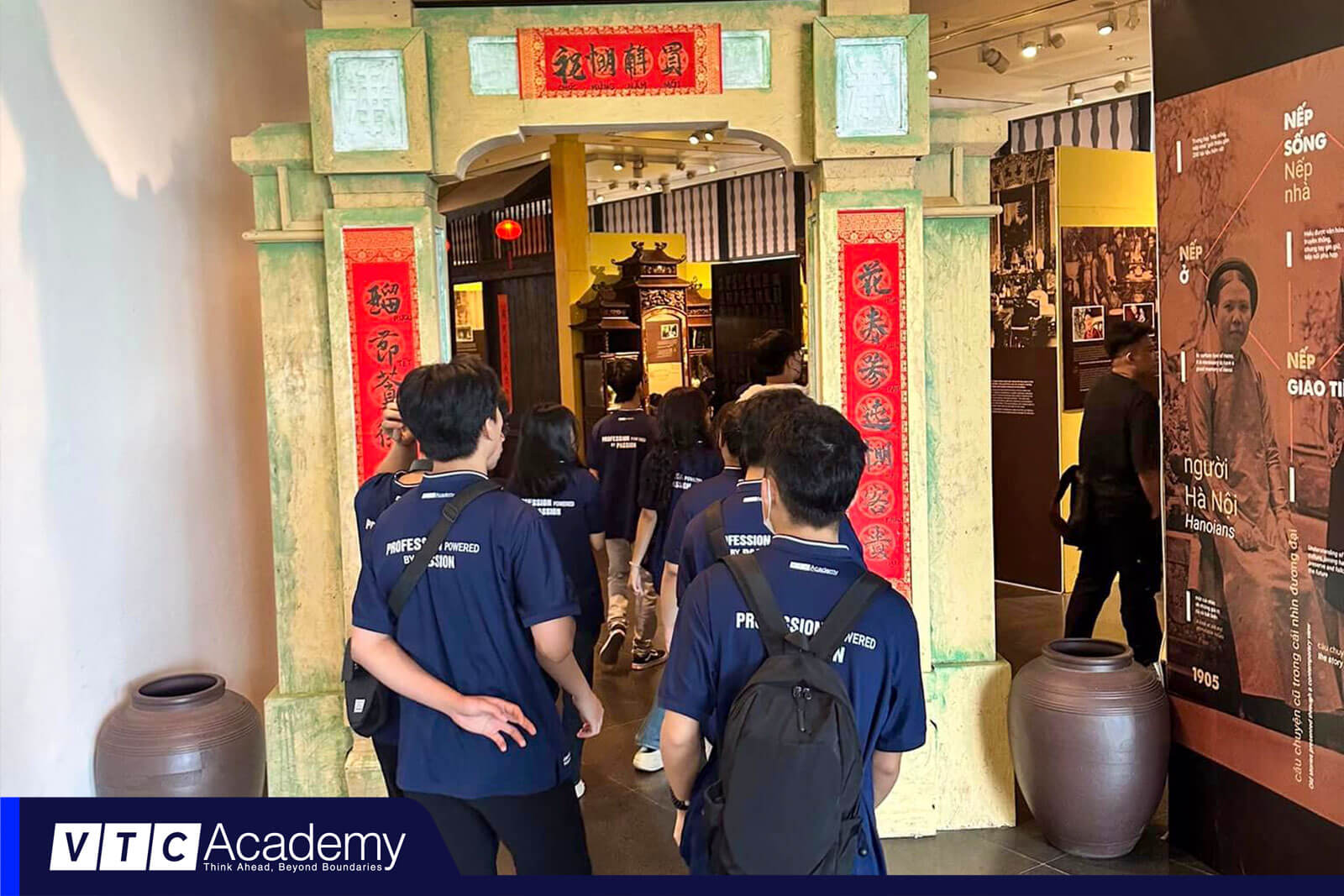 tham quan bao tang ha noi 2