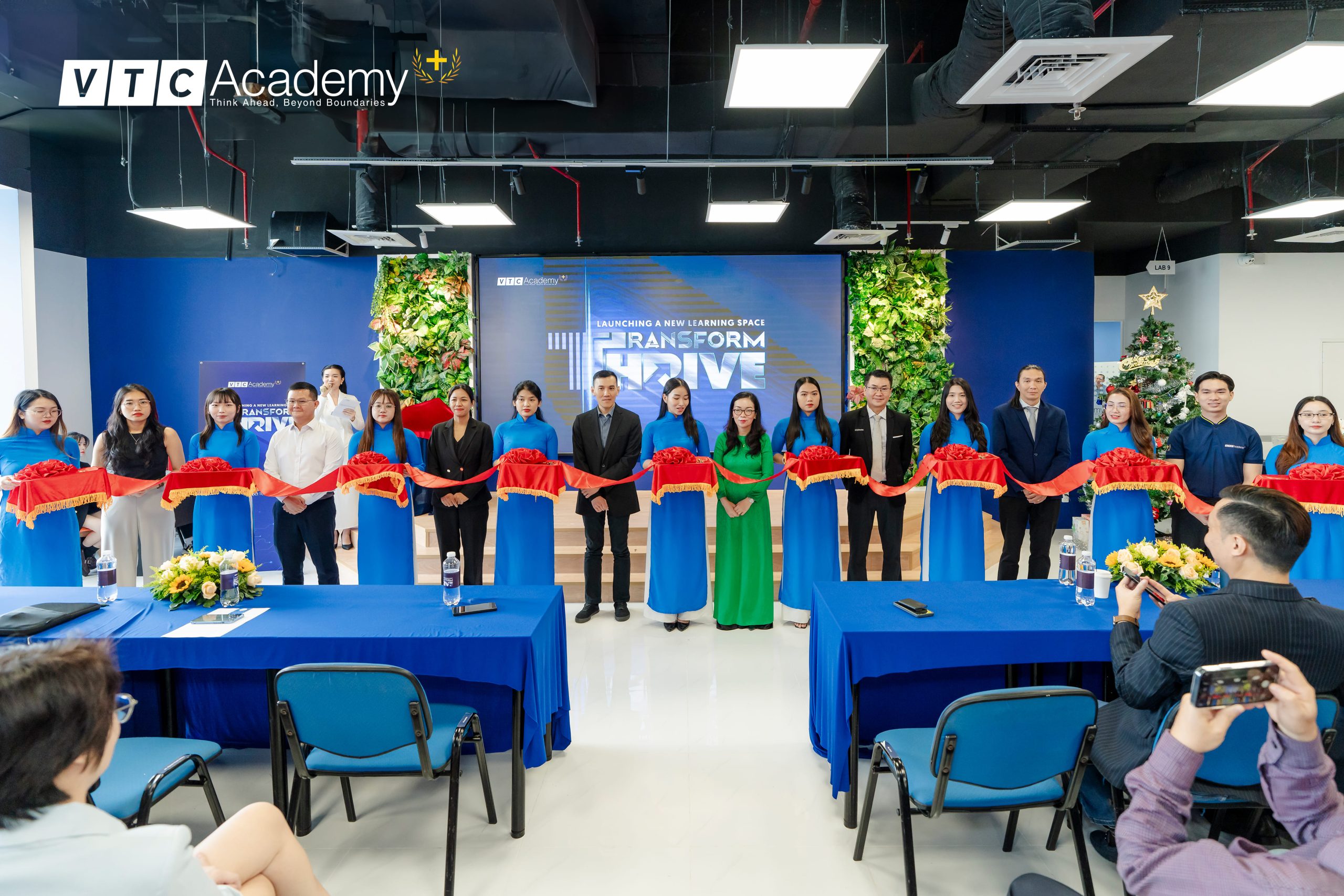 thumbnail-Transform-&-Thrive---Su-kien-ra-mat-khong-gian-hoc-tap-moi,-danh-dau-buoc-chuyen-minh-dot-pha-cua-VTC-Academy-Plus-TP.HCM