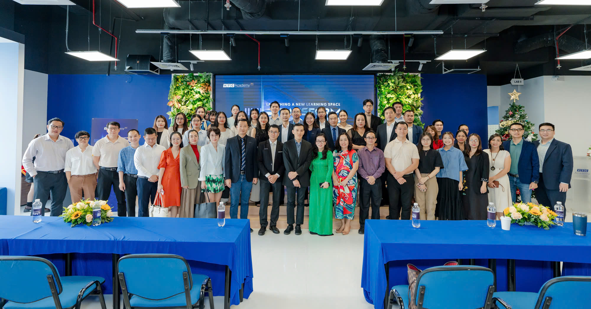 su kien ra mat khong gian moi 3