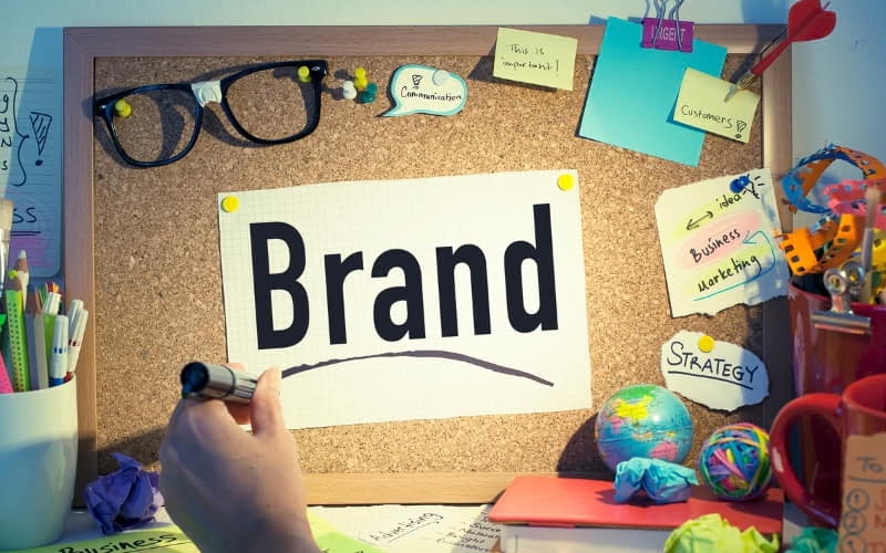 Thiết kế nhận diện thương hiệu