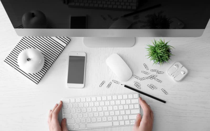 Học thiết kế đồ họa cần những dụng cụ gì: Trọn bộ hành trang cho nhà thiết kế tương lai! 4 Trang bị chuột và bàn phím học thiết kế đồ họa