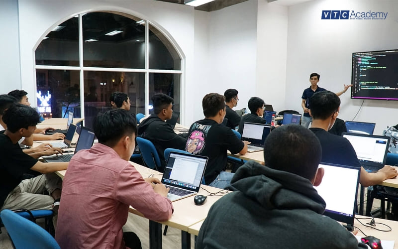 Học lập trình qua dự án thực tế tại VTC Academy